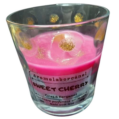 Lum&acirc;nare parfumată cu fitil lemn, SWEET CHERRY &ndash; Cires, Bergamot, 130g