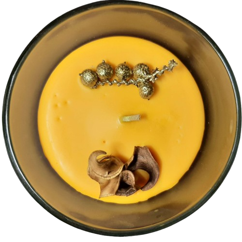 Lum&acirc;nare parfumată MIREASMA TOAMNEI &ndash; Măr, Scorțișoară, 180g
