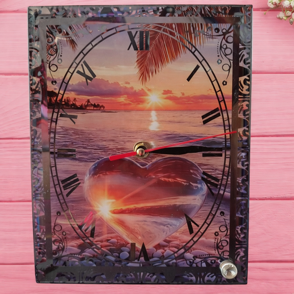 Ceas decorativ cu suport, model Love Sunset Beach, handmade, sticla, baterie AA inclusa, 23x18cm