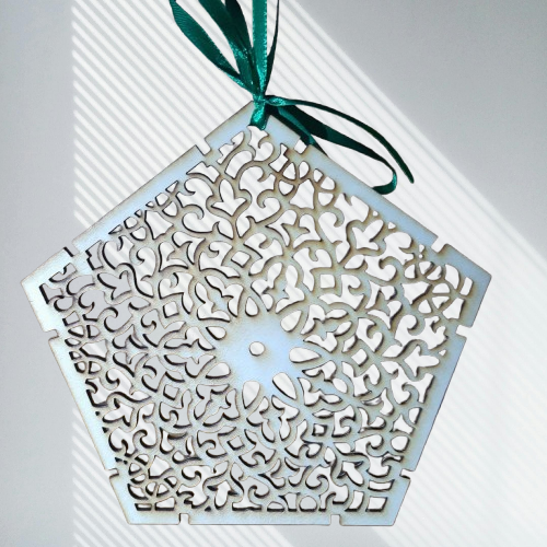 Decoratiune filigran, mandala, ornament, handmade, lemn natural, Candelis, 17 cm